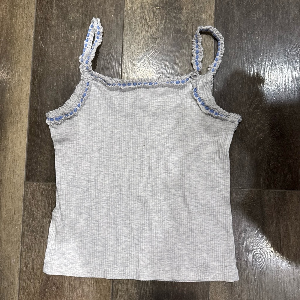 American Eagle Outfitters Light Gray Ribbed Tank Top with Blue Trim - Picture 4 of 4